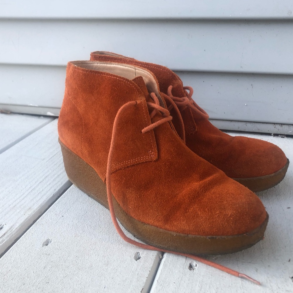 Women’s 8.5 Clark’s Originals Platform Booties